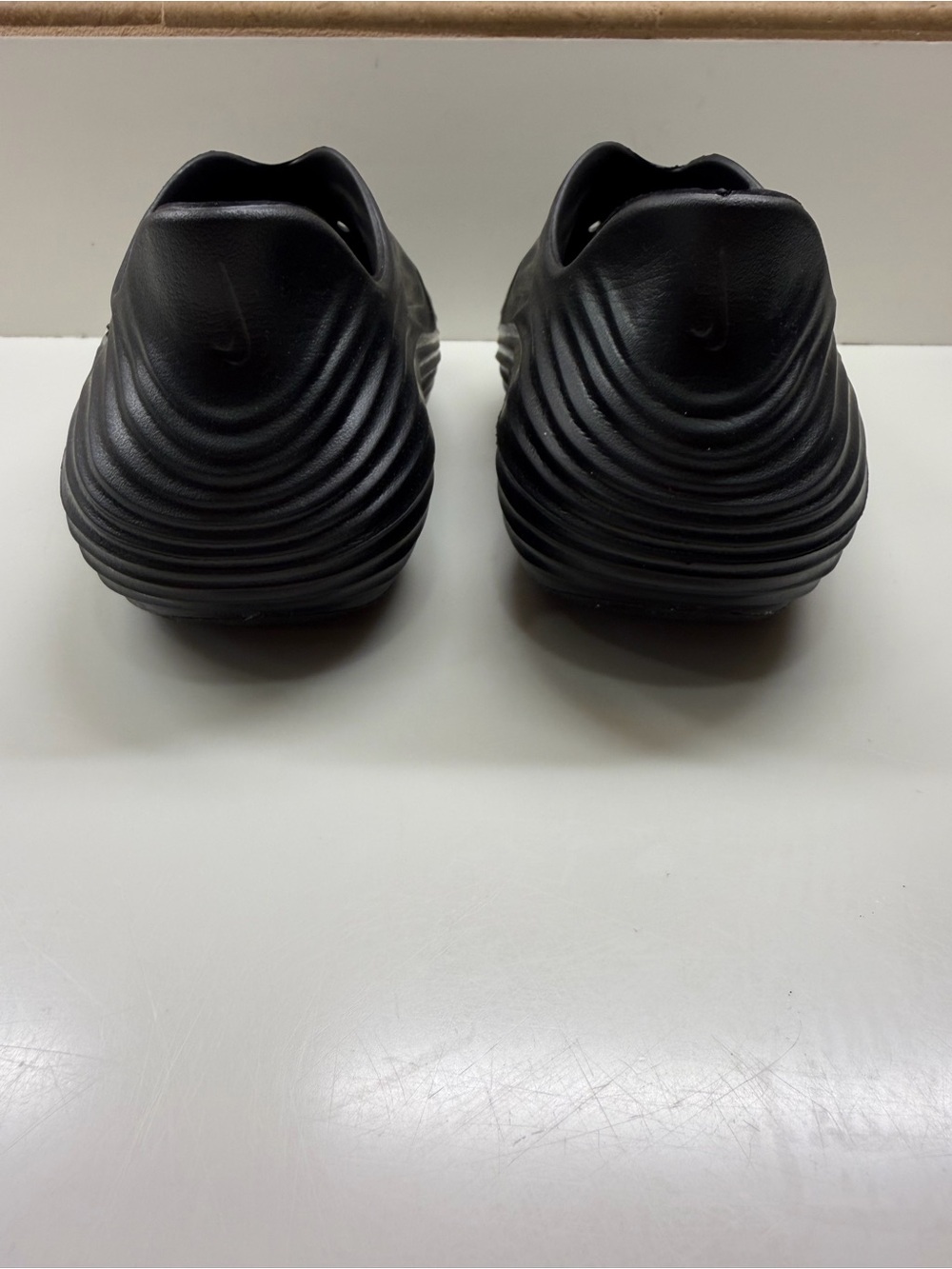 Nike ReactX Rejuven8 Black Size 4Y - Picture 4 of 6